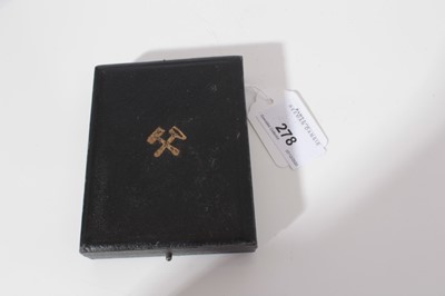 Lot 278 - Nazi German Gau Honor Badge 1925 - 1935, maker marked 'Hoffstatter Bonn', stamped 935, in box of issue