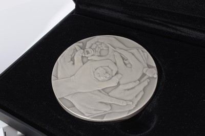 Lot 505 - G.B. - The Royal Mint Issued silver 5oz medal commemorating 'Minting Methods' 2010 cased with Certificates of Authenticity (1 medal)