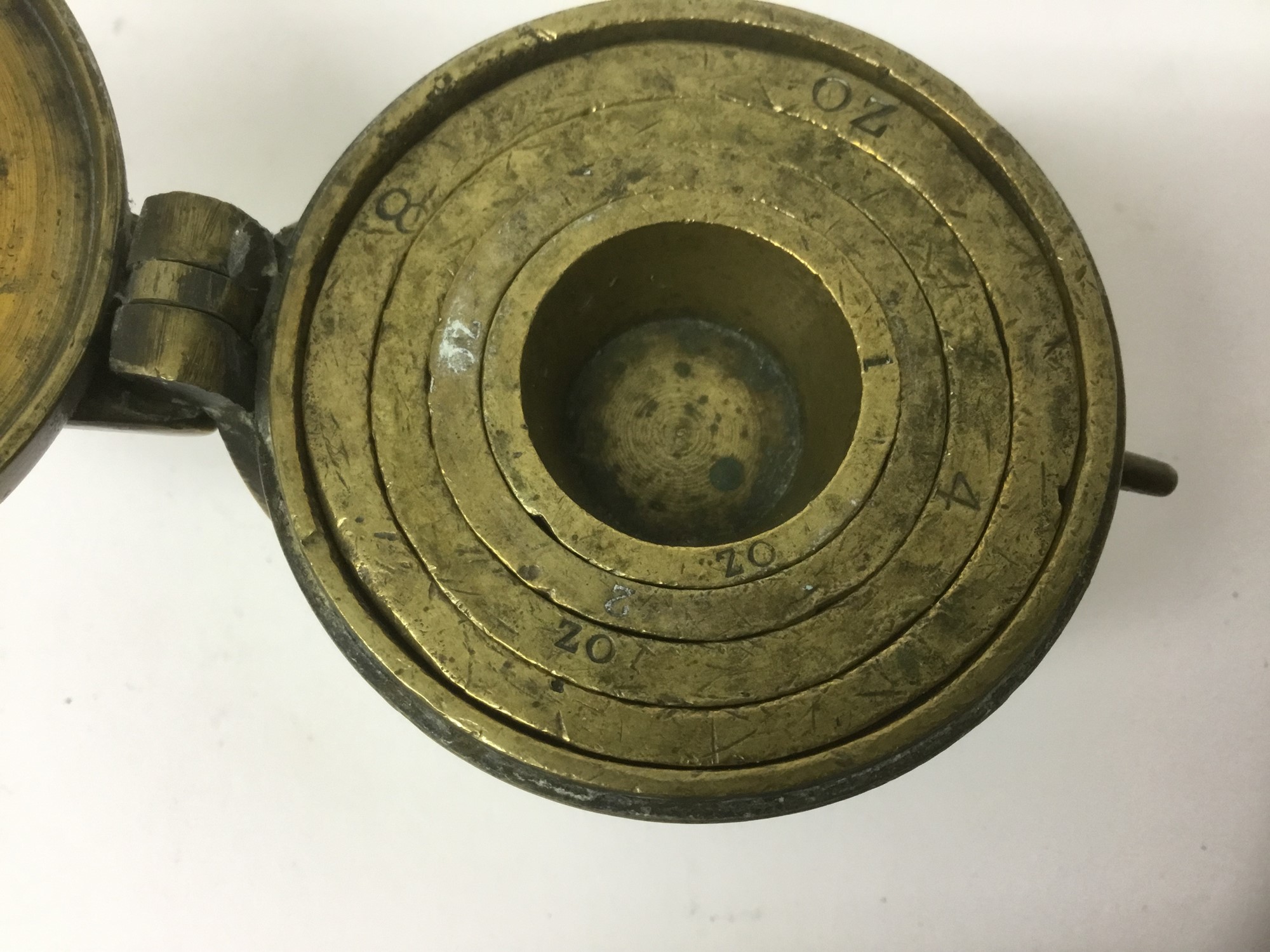 Lot 150 Spanish brass stacking weights