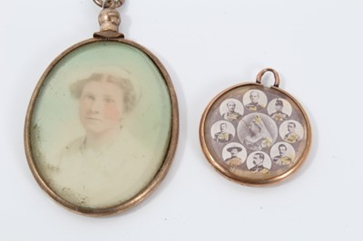 Lot 49 - Group of antique jewellery to include a Victorian carved shell cameo brooch, a Victorian patent gilt metal novelty propelling pencil in the form of an acorn by W.S.Hicks