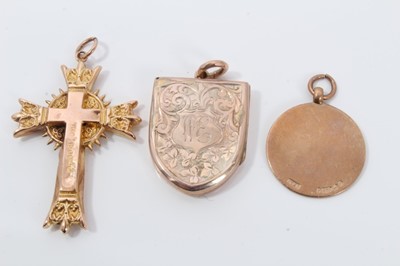 Lot 53 - Edwardian gold and agate revolving fob on plated chain and eight other gold mounted fobs