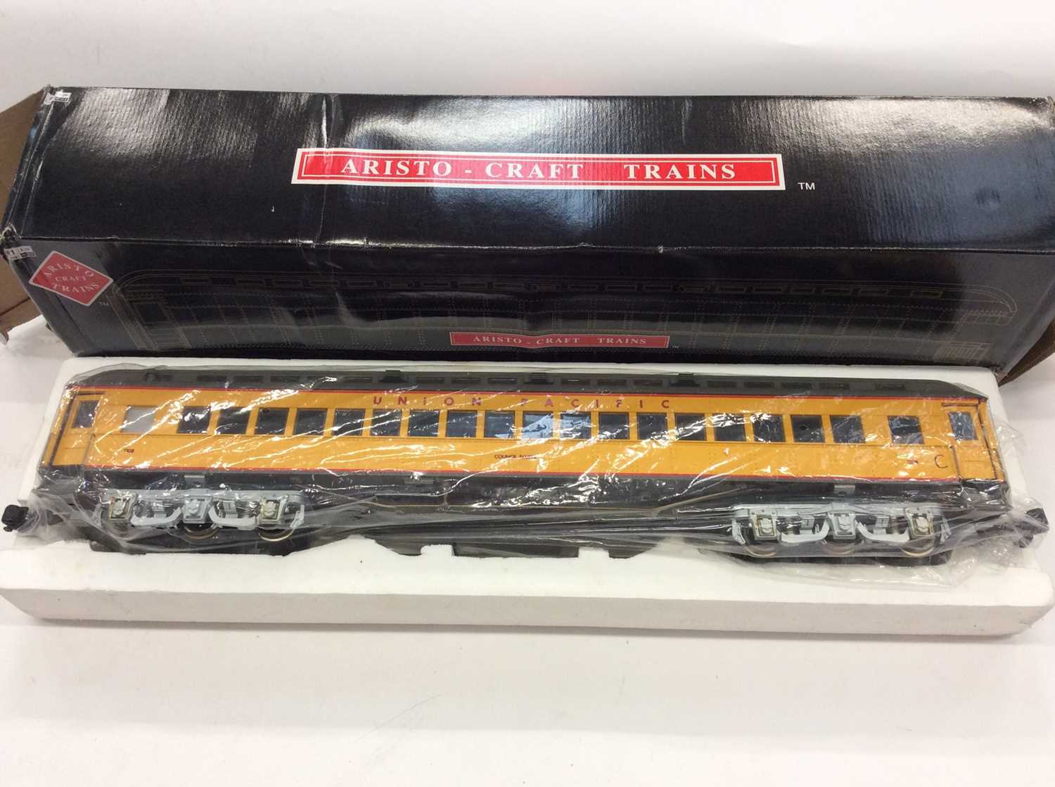 Lot 1423 - Railway Aristocraft Heavyweight Passenger Cars 31508, 31308 and 31408, all boxed.