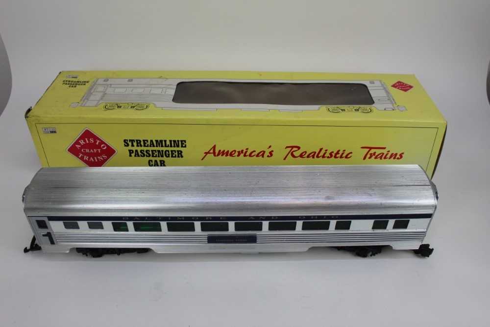 Lot 1426 - Railway Aristocraft 2 x Streamline Passenger Cars 32302 and an Observation car 32402.