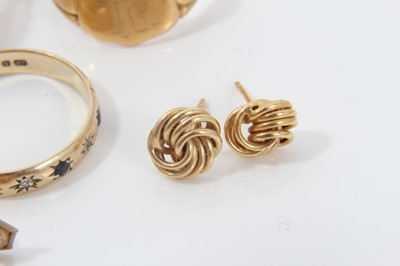 Lot 233 - 18ct gold signet ring, 9ct gold bracelet, four 9ct gold rings, and gold earrings