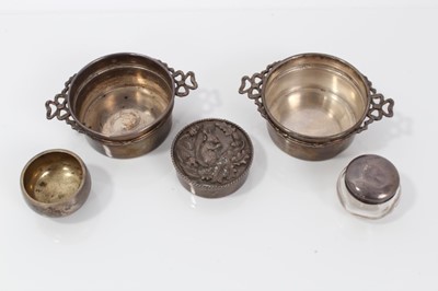 Lot 357 - Decorative silver trinket pot with cast squirrel and nut decoration ( Birmingham 1980) ,Russian silver salt, two French white metal pots and a rouge pot (5)