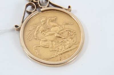 Lot 266 - Victorian gold sovereign pendant dated 1893 on gold chain