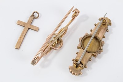 Lot 285 - Group of jewellery to include three Victorian brooches, two pairs of earrings and a gold cross pendant