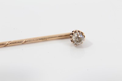 Lot 189 - Diamond set gold stick pin