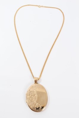 Lot 276 - 9ct gold locket on 9ct gold chain - 27 grams