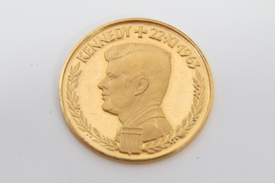 Lot 318 - Italian President Kennedy commemorative gold 1Ducat coin - 3.4 grams
