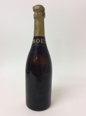 Lot 43 - Champagne - one bottle, Moët & Chandon Dry Imperial 1945 Vintage