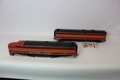 Lot 1447 - Railway USA Trains Southern Pacific diesel locomotives 6006 a&b , unboxed.