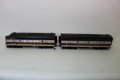 Lot 1448 - Railway USA Trains Atlantic Coast Line diesel locomotives 346 A&B, unboxed.