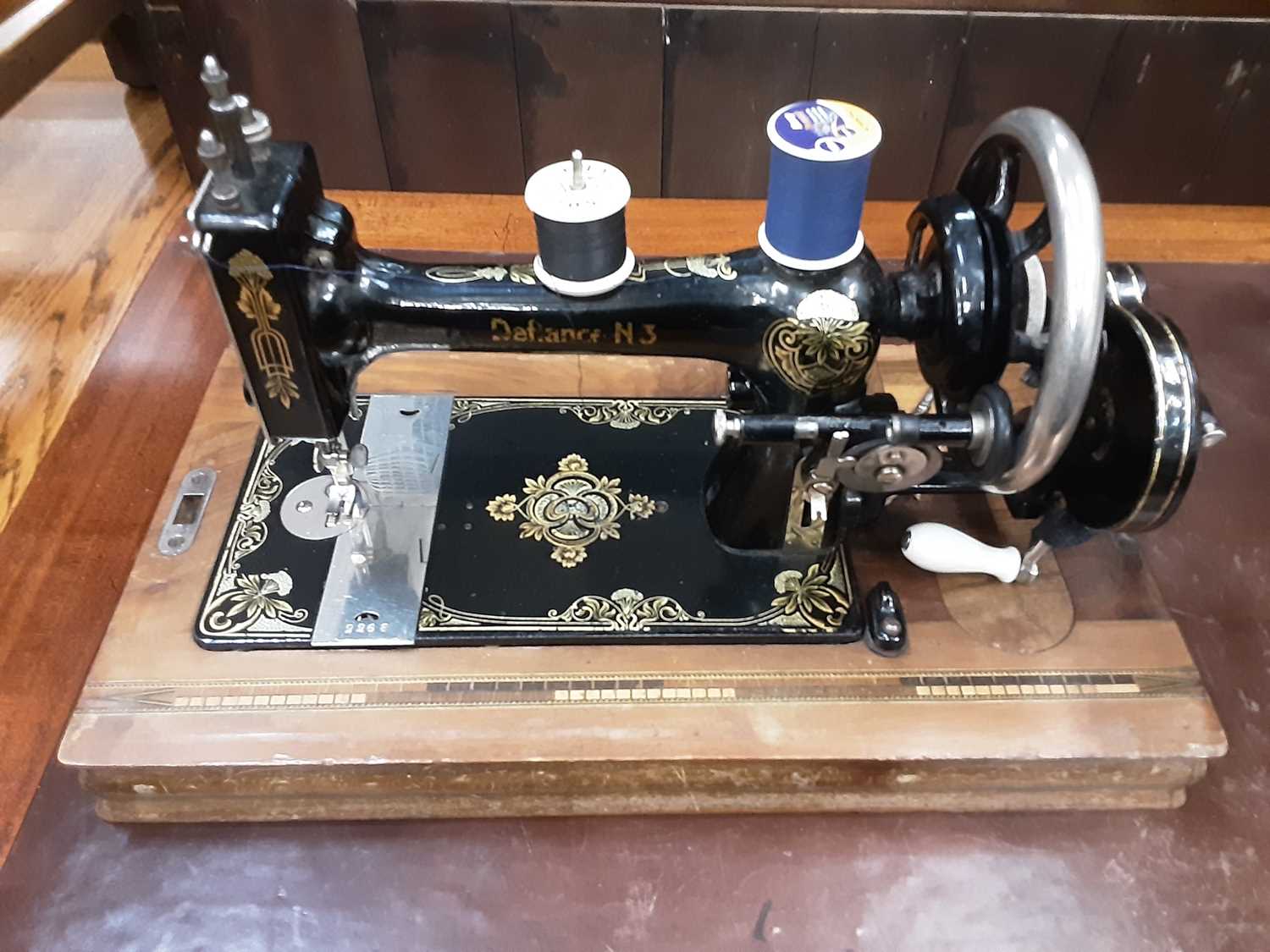 Lot 1093 - Vintage Defiance N3 sewing machine in case