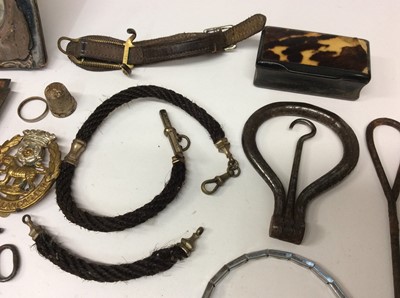 Lot 657 - Victorian and later jewellery and silver items