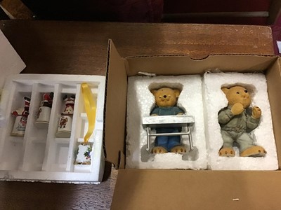 Lot 535 - Cliffs Rock & Roll resin bear singers in four boxes plus one other