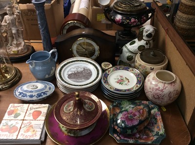 Lot 446 - Two mantle clocks, Wedgwood embossed Queen’s ware jug, collectors plates and other decorative china