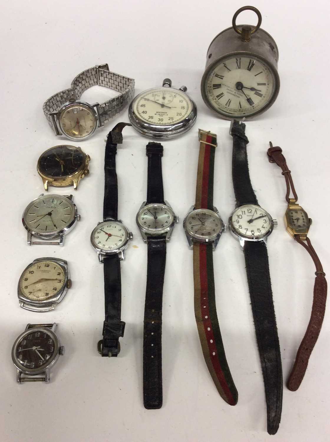 Lot 662 - Group vintage wristwatches, Sekonda stop watch and desk clock