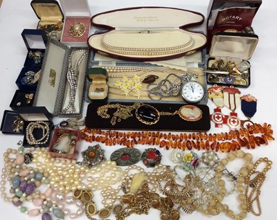 Lot 672 - Quantity costume jewellery and bijouterie