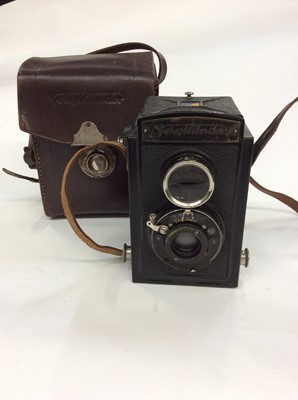 Lot 331 - Voigtlander Brillant camera- numbered E243248, in brown leather case