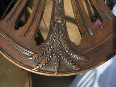 Lot 115 - Pair of good quality George III mahogany dining chairs with pierced splat backs