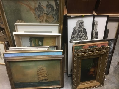 Lot 324 - Large group of pictures and prints