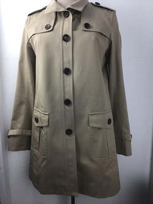 Lot 1807 - Ladies short length Burberry Trench Coat