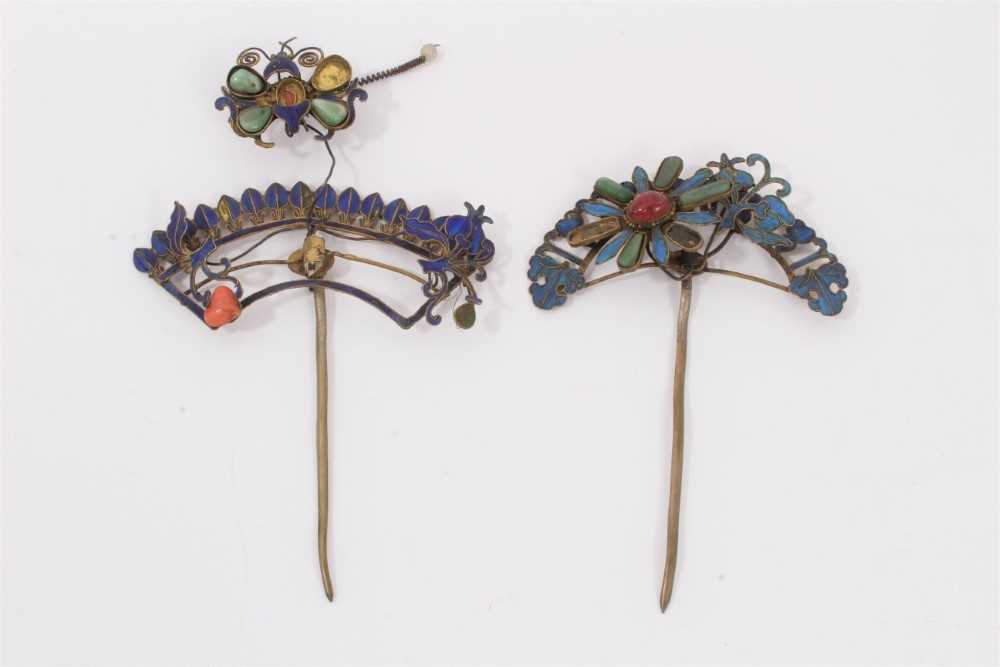 Lot 6 - Two old Chinese gilt metal hair pins with kingfisher decoration