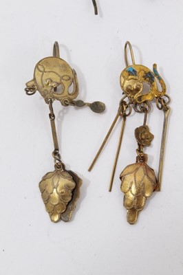 Lot 7 - Old Chinese gilt metal and kingfisher feather earrings and jewellery parts