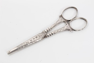 Lot 374 - Pair of Georgian silver sewing scissors, bone cotton reel, shagreen  box