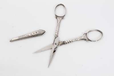 Lot 374 - Pair of Georgian silver sewing scissors, bone cotton reel, shagreen  box