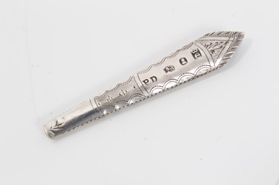 Lot 374 - Pair of Georgian silver sewing scissors, bone cotton reel, shagreen  box