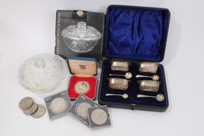Lot 18 - Set four silver salts in fitted case, 1977 Silver Jubilee coin, other coins and glass sugar bowl in box