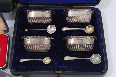 Lot 18 - Set four silver salts in fitted case, 1977 Silver Jubilee coin, other coins and glass sugar bowl in box