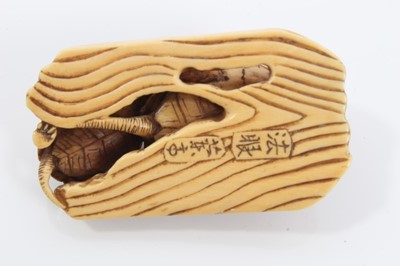 Lot 211 - Good Japanese carved ivory netsuke
