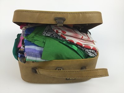 Lot 1808 - Vintage vanity case containing a quantity of vintage scarves.