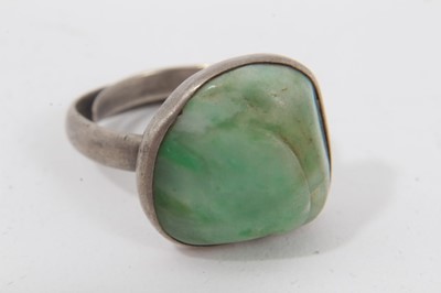 Lot 88 - Eleven Chinese green hardstone/jade rings