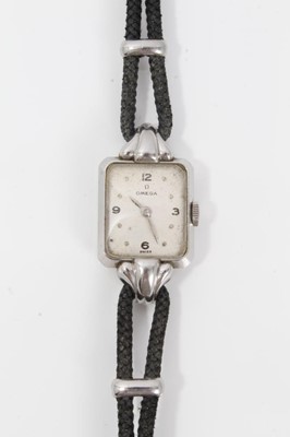 Lot 109 - 1920s Omega ladies wristwatch