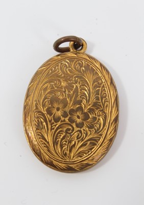 Lot 130 - Victorian 18ct gold oval locket with enamelled cross decoration