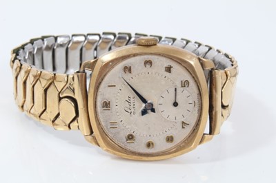 Lot 133 - Three 9ct gold vintage wristwatches