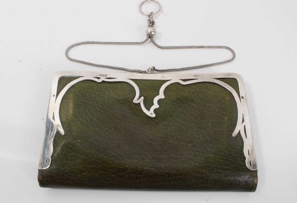 Lot 141 - Early 20th century silver mounted green leather purse