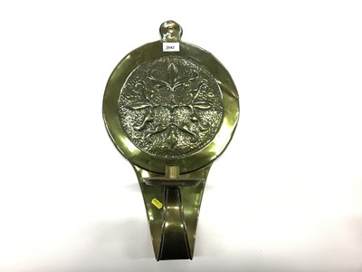 Lot 2042 - Arts & Crafts Brass wall sconce 53cm in length, together with an Art Nouveau copper Jardinere, 7cm in height (2)