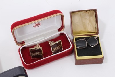 Lot 173 - Art Deco style silver three piece dressing table set, vintage compacts and bijouterie