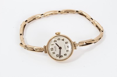 Lot 155 - Vintage Avia 9ct gold ladies wristwatch