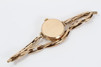 Lot 155 - Vintage Avia 9ct gold ladies wristwatch