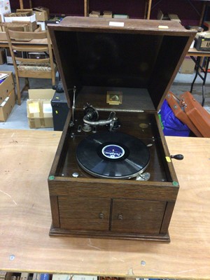 Lot 2026 - His Masters Voice Model 109 Gramophone in oak case