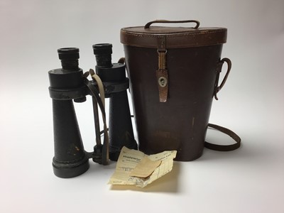 Lot 281 - Pair of Second World War British Military binoculars by Barr & Stroud, numbered 1900A, Serial No 47512, in leather case