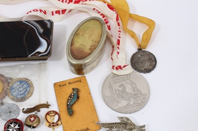 Lot 175 - Costume jewellery, silver, collection coins, agate trinket box and bijouterie