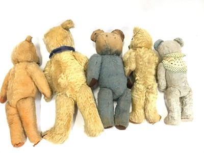 Lot 1533 - Teddy Bears including two blue , two blond mohair and shaved snouts and mid century bear.