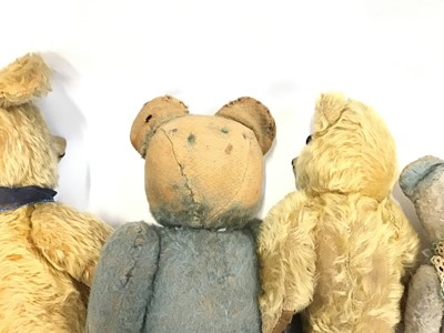 Lot 1533 - Teddy Bears including two blue , two blond mohair and shaved snouts and mid century bear.